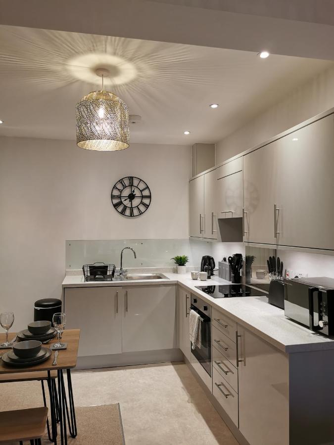 Axiom Apartment - Beautiful Stylish 2 Bed. チェルトナム エクステリア 写真