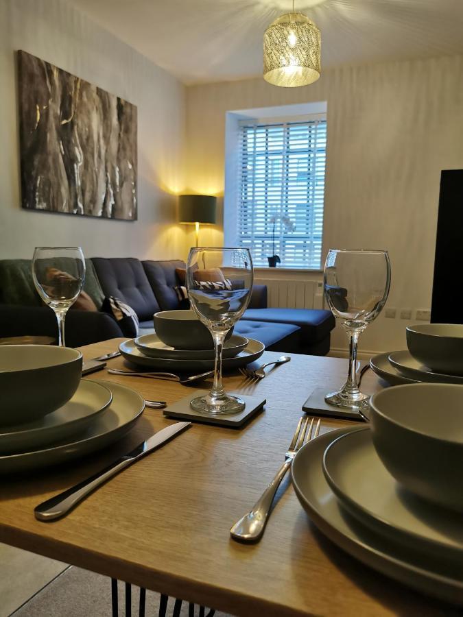 Axiom Apartment - Beautiful Stylish 2 Bed. チェルトナム エクステリア 写真